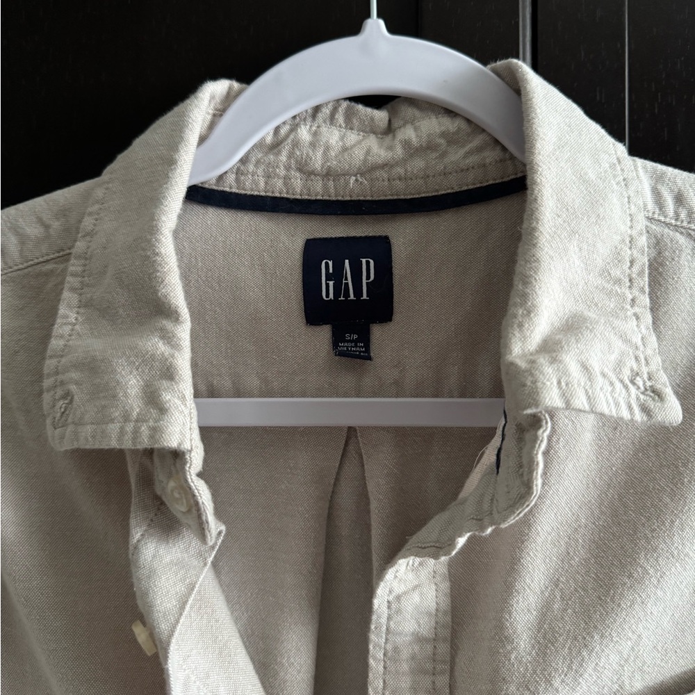 GAP button up - Picture 2 of 5